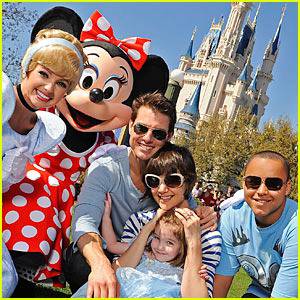 Suri Cruise: Disney World Wonderful