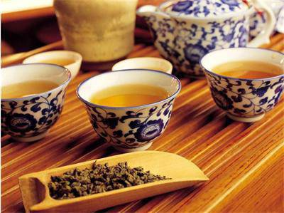 Зеленият чай – козметично средство от главата до петите