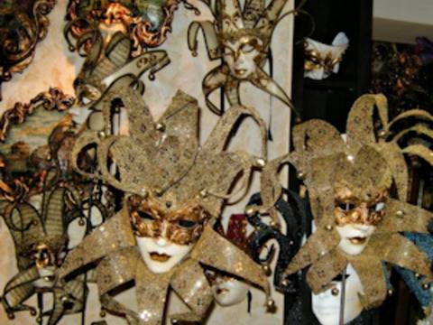 Изложба от маски на венециански майстори се открива в София