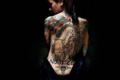 Светът на татуировките :: Вижте луди и секси татуировки върху женски тела! Изберете си татуировка тук! (+СНИМКИ)