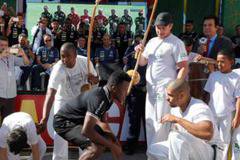 Националите на Хондурас посрещнати с бойно изкуство при пристигането си в Бразилия
