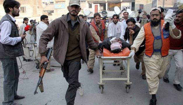 Ученик камикадзе взриви 30 в Пакистан