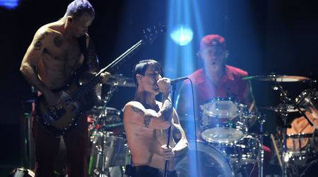 Red Hot Chili Peppers за първи път в България на 1 септември 2012 г.