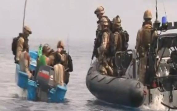 Somali pirates arrested after Royal Navy helicopter chase