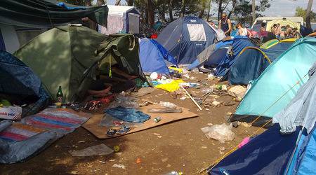 Фотогалерия: Outlook Festival 2012 или как не трябва да се държим на къмпинг