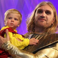 Коцето Калки показа извънбрачния си син