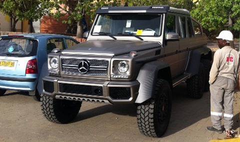 G63 AMG 6×6 за лов със соколи