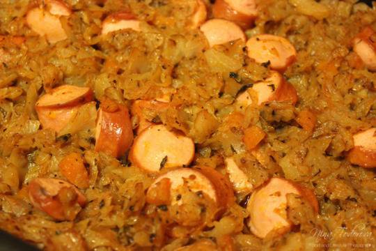 Зеле с кренвирши