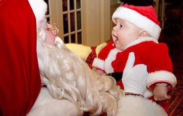 Дядо Коледа и Снежанка кацат в Крумово с полет от Лапландия