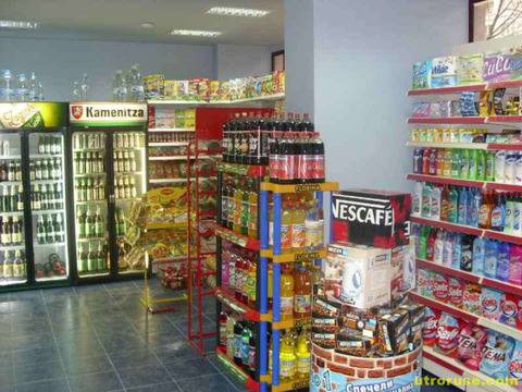 Гладни хлапета ошушкаха хранителен магазин в Русе