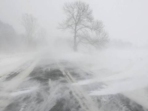 Кучи студ смрази страната