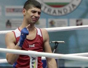 Чамов и Иванов отпаднаха на четвъртфиналите на ЕП по бокс