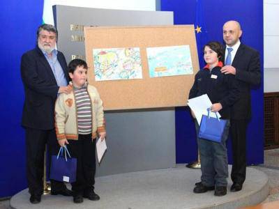 Изпращат рисунки на български деца в Европейската комисия