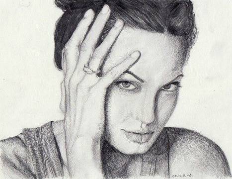 Ето го подаръка за човека, на който не можете да измислите какво да вземете. Валя рисува за Яна.