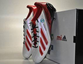 Меси с нови обувки срещу Атлети