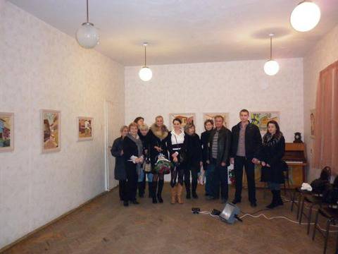 Картини от Стария град изпъстриха читалището в Прослав