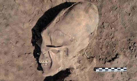 Археолози откриха „извънземен“ череп