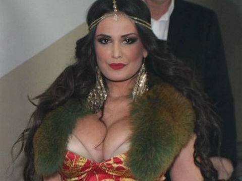 Оляла се: Indy си сложила силикон – Ex-Yu музика: сръбска музика, биографии, дискографии, текстове на песни, новини