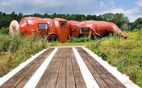 Хотел във формата на анус