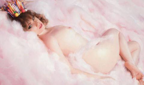 „Плейбой“ заменя голите мацки с творби на изкуството