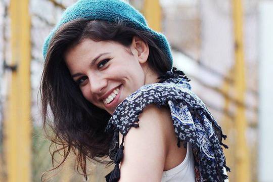 Още Коледа с Деси от „Гладни момичета“