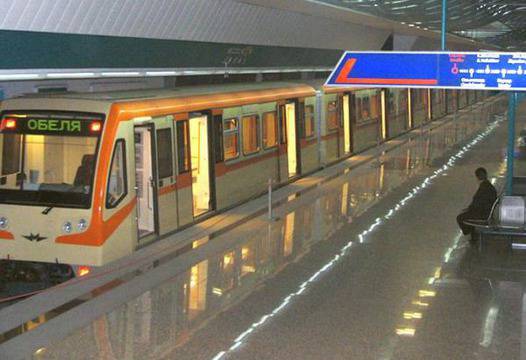 Крадец блъсна жена под влак в метрото