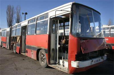 Старите автобуси на София отиват за скрап