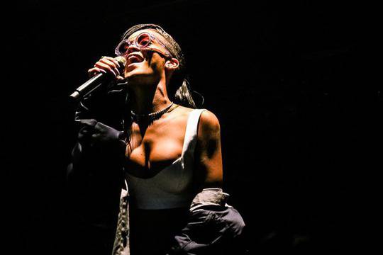 Rihanna – Diamonds (777 Tour)