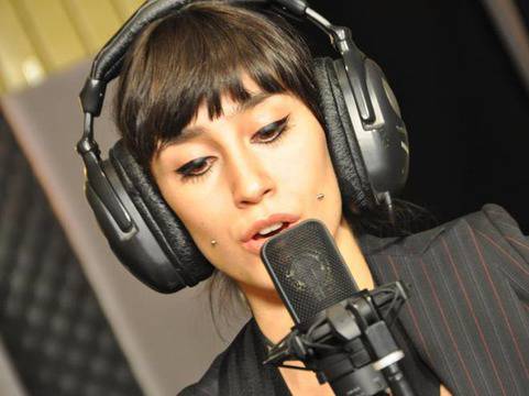 Стела от X Factor с първи сингъл. Чуй Mistake тук!