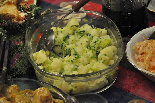 Картофена салата с праз лук