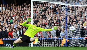 Петър Чех аут за няколко седмици