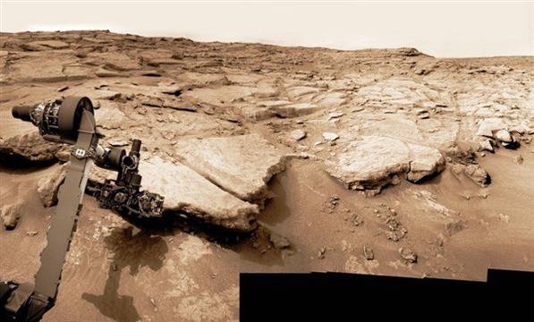 Curiosity откри на Марс и цвете