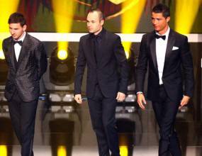 Лионел Меси изпревари убедително Кристиано Роналдо за „Златната топка“