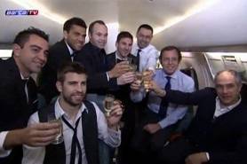 ВИДЕО: Партито на Златната топка почна от самолета
