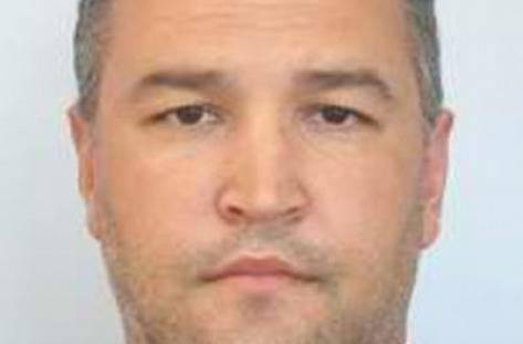 Къде се намира този мъж?