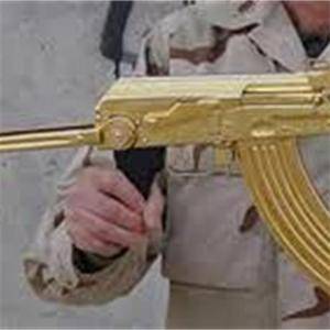 Откриха позлатен „Калашников“, гравиран с диаманти 1692