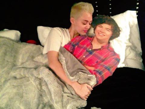 Майли Сайръс си легна с тийн идола Хари Стайлс