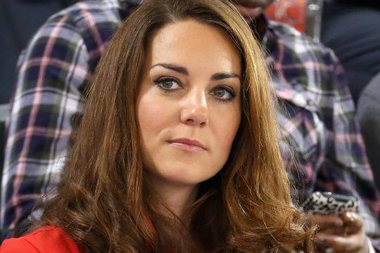 Първият официален портрет на Кейт