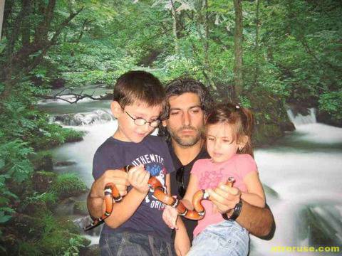 Страшилището за длъжниците печелел по 20 долара от руснаци като докер