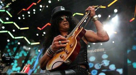 СПЕЧЕЛИ двоен билет за концерта на SLASH