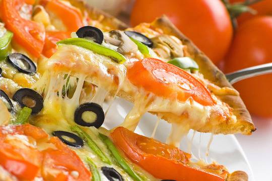 Пица с гъби и маслини