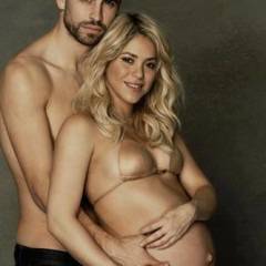 Бременната Шакира се съблече благотворително