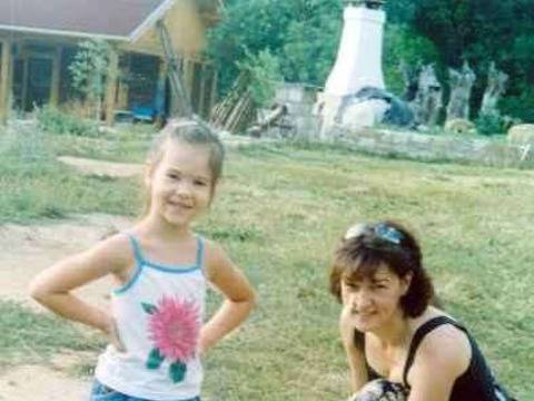 На 4 години Теодора Евтимова припявала на солистите в „Травиата“