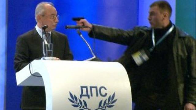 Ахмед Доган напуска ДПС