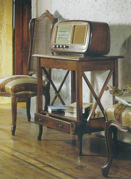 13027 – Тв – радио шкафче с едно чекмедже и рафт