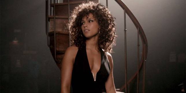 Алиша Кийс ще пее химна на САЩ по време на Супербоул