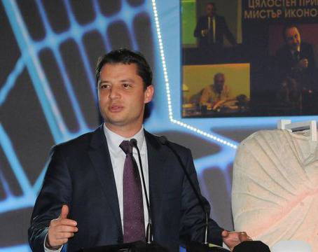 Инвестициите през 2012 година са с 30% повече от тези през 2011 г.