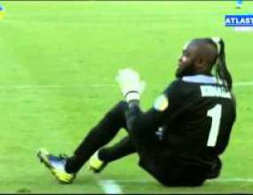 Вижте начина, по който вратарят на ДР Конго отпразнува гол на отбора си (видео)