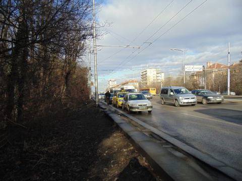 Верижна катастрофа затапи Цариградско шосе