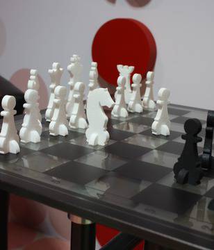 Шахматни фигури от стиропор